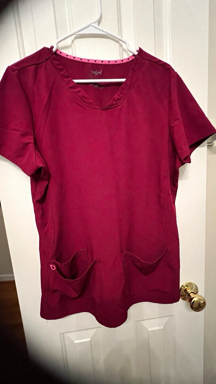 HeartSoul Women’s Scrub Top Large Burgundy Wine Pink Heart Trim Multi Pocket